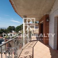 Villa in Spain, Catalunya, Girona, 350 sq.m.