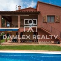 Дом в Испании, Каталония, Жирона, 380 кв.м.