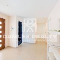 Villa in Spain, Catalunya, Girona, 300 sq.m.