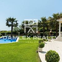 Villa in Spain, Catalunya, Girona, 457 sq.m.