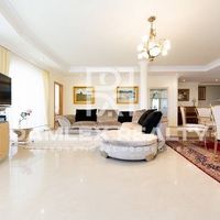 Villa in Spain, Catalunya, Girona, 457 sq.m.