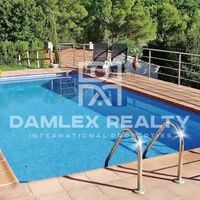 Villa in Spain, Catalunya, Girona, 225 sq.m.