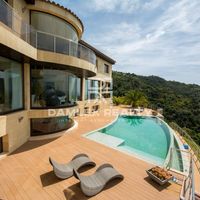 Villa in Spain, Catalunya, Girona, 1130 sq.m.