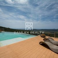 Villa in Spain, Catalunya, Girona, 1130 sq.m.