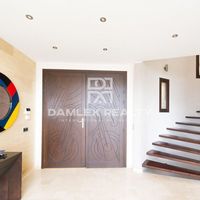 Villa in Spain, Catalunya, Girona, 1130 sq.m.