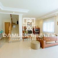 Villa in Spain, Catalunya, Girona, 271 sq.m.