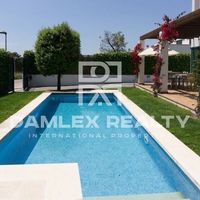 Villa in Spain, Catalunya, Girona, 226 sq.m.
