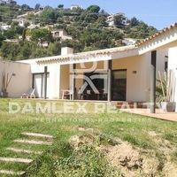 Villa in Spain, Catalunya, Girona, 240 sq.m.