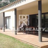 Villa in Spain, Catalunya, Girona, 240 sq.m.