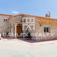 Вилла в Испании, Каталония, Жирона, 400 кв.м.