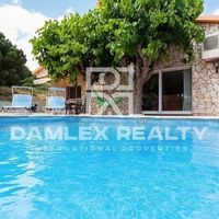 Вилла в Испании, Каталония, Жирона, 400 кв.м.