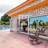 Вилла в Испании, Каталония, Жирона, 400 кв.м.