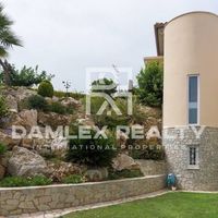 Villa in Spain, Catalunya, Girona, 545 sq.m.