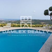 Villa in Spain, Catalunya, Girona, 545 sq.m.