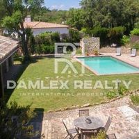 Дом в Испании, Каталония, Жирона, 1200 кв.м.