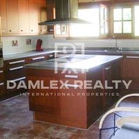 Дом в Испании, Каталония, Жирона, 1200 кв.м.