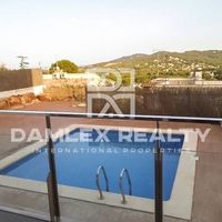 Villa in Spain, Catalunya, Girona, 190 sq.m.