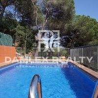 Вилла в Испании, Каталония, Жирона, 370 кв.м.