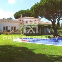 Вилла в Испании, Каталония, Жирона, 563 кв.м.