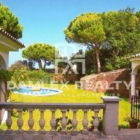 Вилла в Испании, Каталония, Жирона, 563 кв.м.