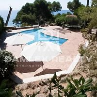 Вилла в Испании, Каталония, Жирона, 300 кв.м.