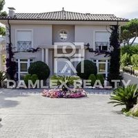 Villa in Spain, Catalunya, Girona, 556 sq.m.