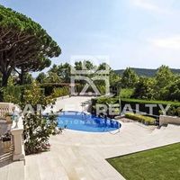 Villa in Spain, Catalunya, Girona, 556 sq.m.