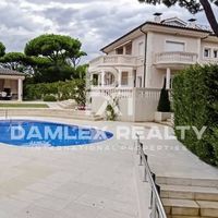 Villa in Spain, Catalunya, Girona, 556 sq.m.