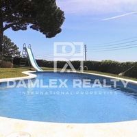 Villa in Spain, Catalunya, Girona, 300 sq.m.