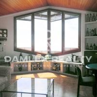 Villa in Spain, Catalunya, Girona, 300 sq.m.