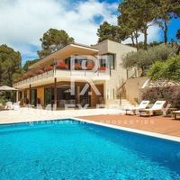 Villa in Spain, Catalunya, Girona, 476 sq.m.