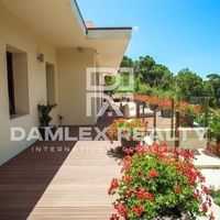 Villa in Spain, Catalunya, Girona, 476 sq.m.