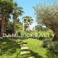 Villa in Spain, Catalunya, Girona, 476 sq.m.