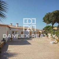 Villa in Spain, Catalunya, Girona, 600 sq.m.
