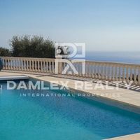 Villa in Spain, Catalunya, Girona, 600 sq.m.