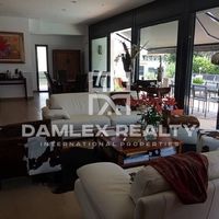 Villa in Spain, Catalunya, Girona, 235 sq.m.