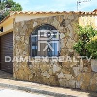 Villa in Spain, Catalunya, Girona, 180 sq.m.