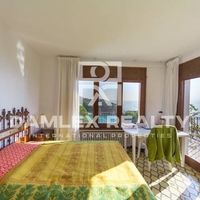 Villa in Spain, Catalunya, Girona, 220 sq.m.