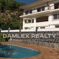 Villa in Spain, Catalunya, Girona, 300 sq.m.