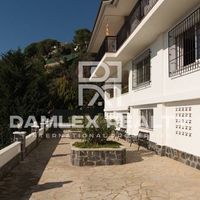 Villa in Spain, Catalunya, Girona, 300 sq.m.