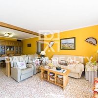 Villa in Spain, Catalunya, Girona, 300 sq.m.
