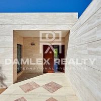 Villa in Spain, Catalunya, Girona, 362 sq.m.