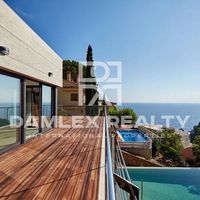 Villa in Spain, Catalunya, Girona, 362 sq.m.