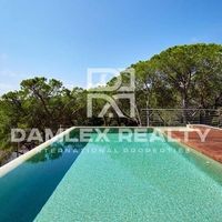 Villa in Spain, Catalunya, Girona, 362 sq.m.