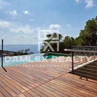 Villa in Spain, Catalunya, Girona, 362 sq.m.