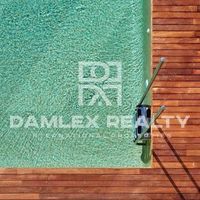 Villa in Spain, Catalunya, Girona, 362 sq.m.