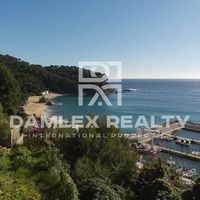 Villa in Spain, Catalunya, Girona, 192 sq.m.