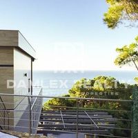 Villa in Spain, Catalunya, Girona, 277 sq.m.