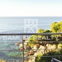 Villa in Spain, Catalunya, Girona, 277 sq.m.