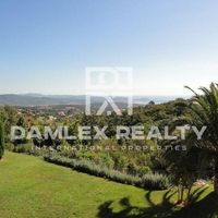 Villa in Spain, Catalunya, Girona, 408 sq.m.